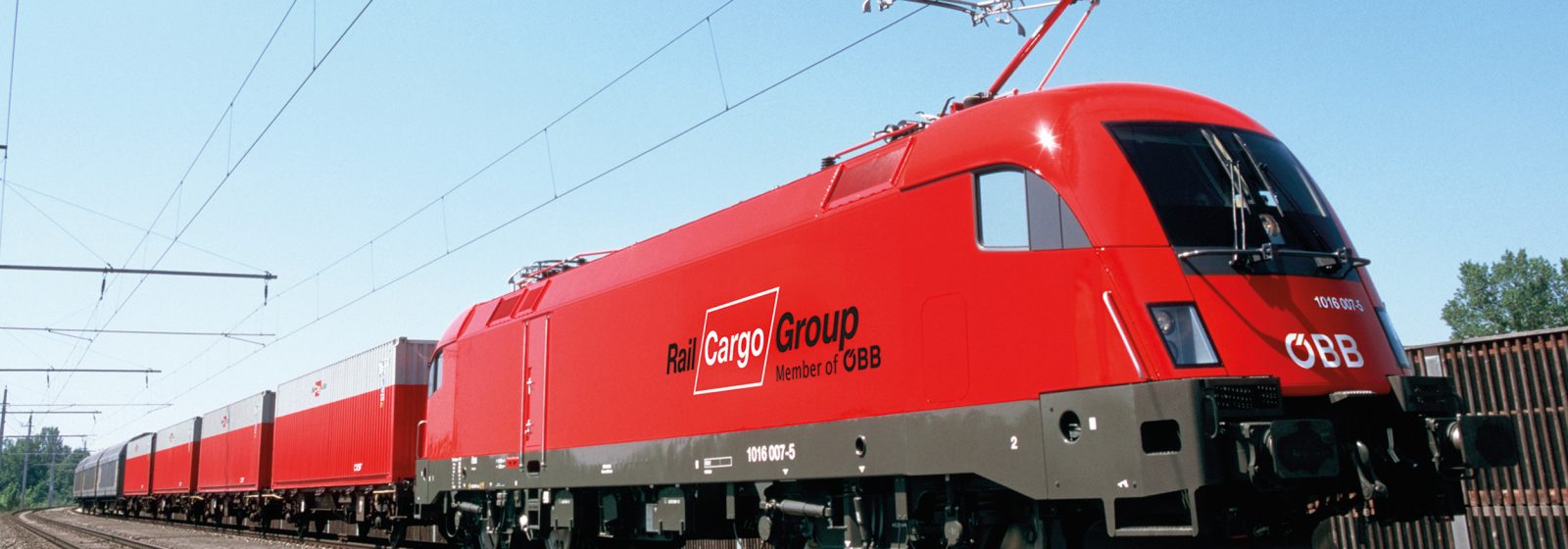 Een containertrein van Rail Cargo Group